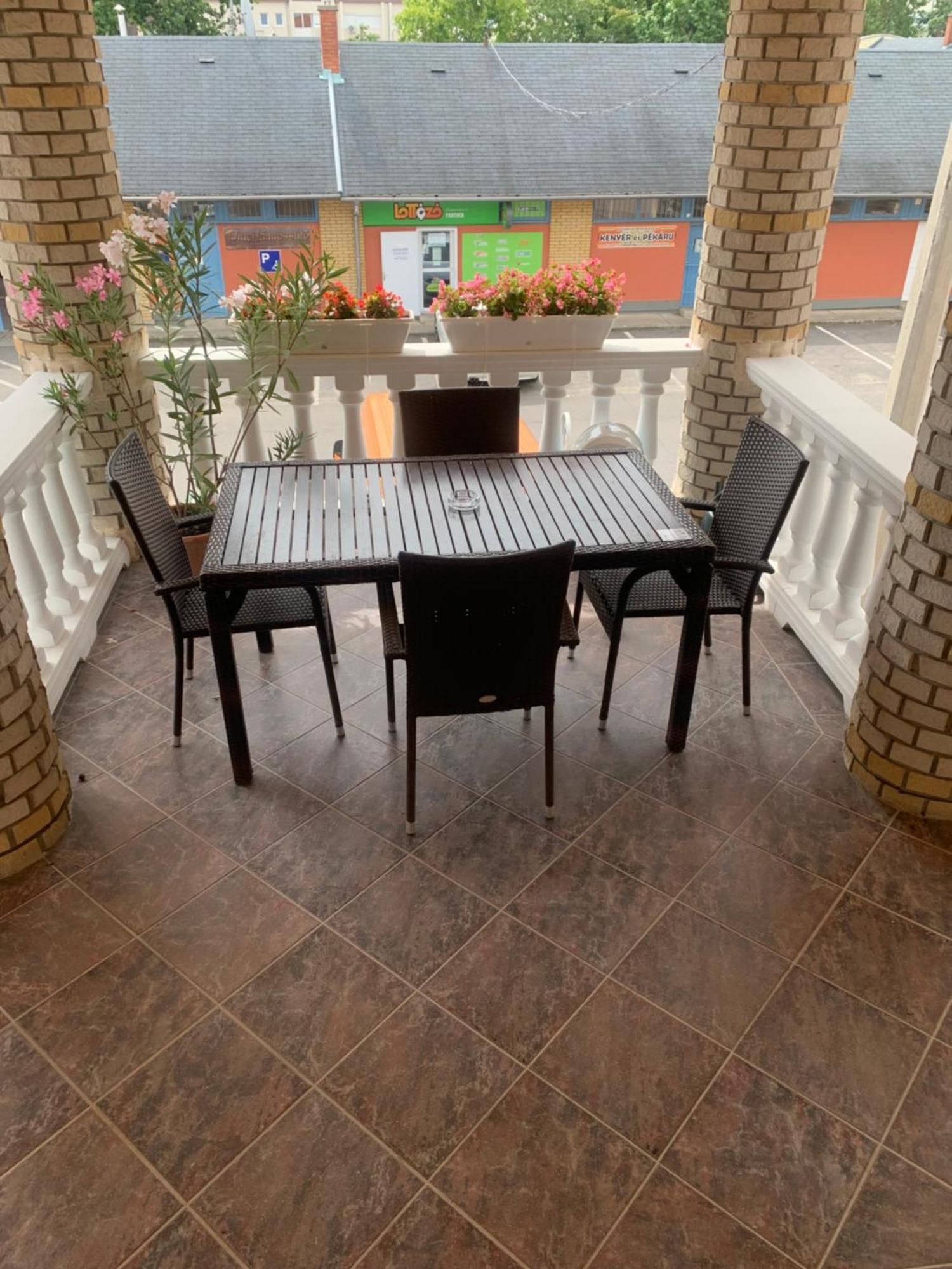 Agora Apartman Hajduszoboszlo Luaran gambar